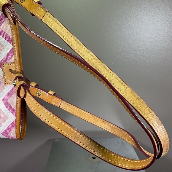 Dooney & Bourke pink chevron tote bag - Picture 8 of 13